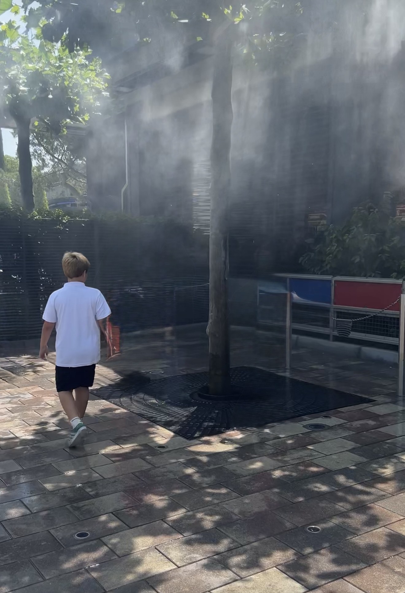 Qué pasa en Disneyland Paris cuando hace muchísimo calor (consejos reales)
