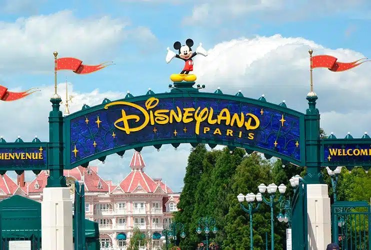 Cómo llegar desde España a Disneyland Paris: avión, coche o tren